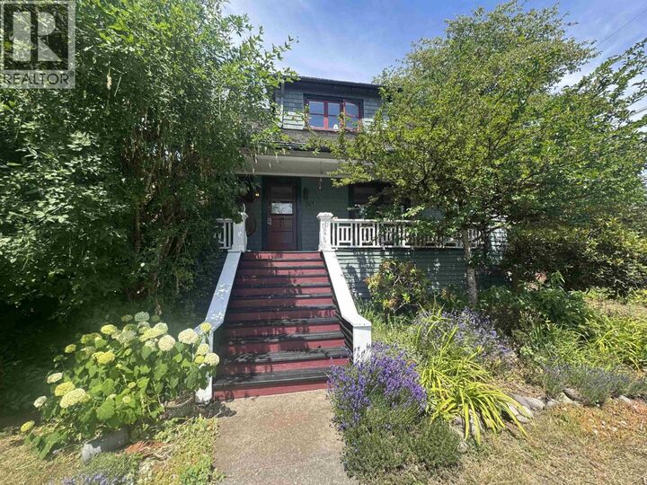 Property Photo: 364 East 14th Street BC V7L 2N6