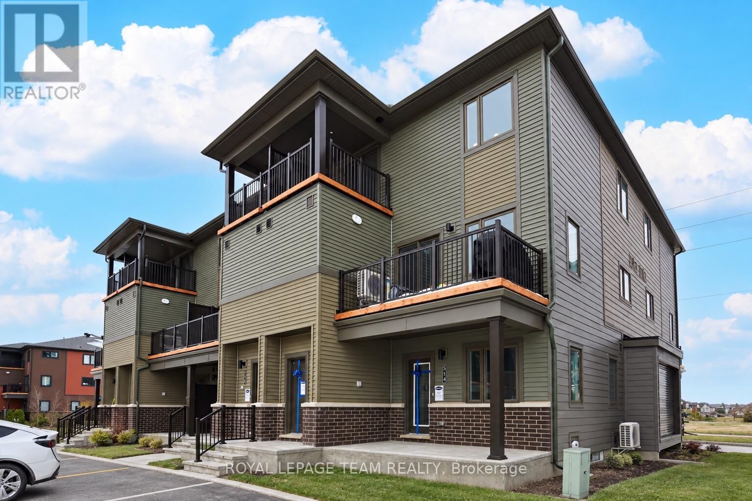 Property Photo:  514 Lillian Freiman Pvt South  ON K2J 7K7 