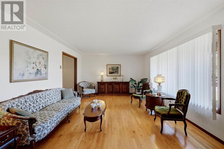 Property Photo:  67 Westridge Rd  ON P6C 5W7 