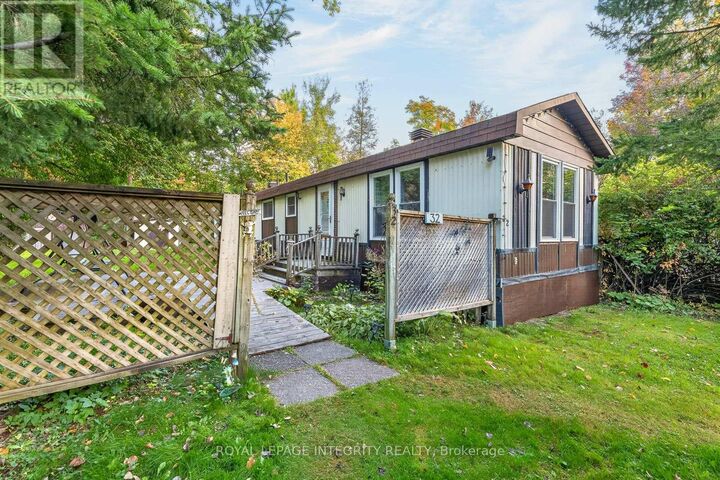 Property Photo:  7481 Mitch Owens Road 32  ON K1G 3N4 