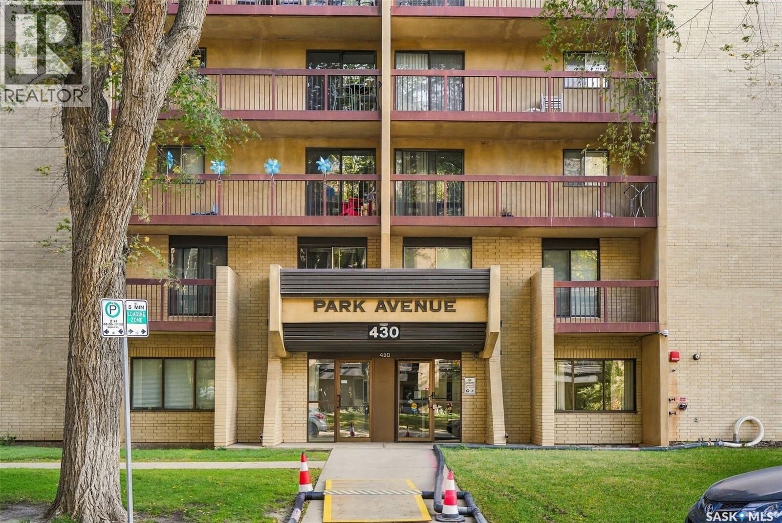 Property Photo:  502 430 5th Avenue N  SK S7K 6Z2 