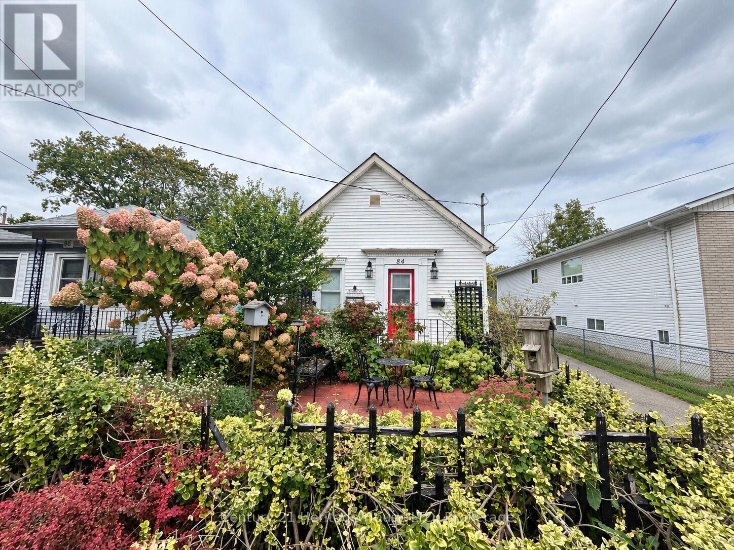 Property Photo:  84 Rykert Street  ON L2S 1Z6 