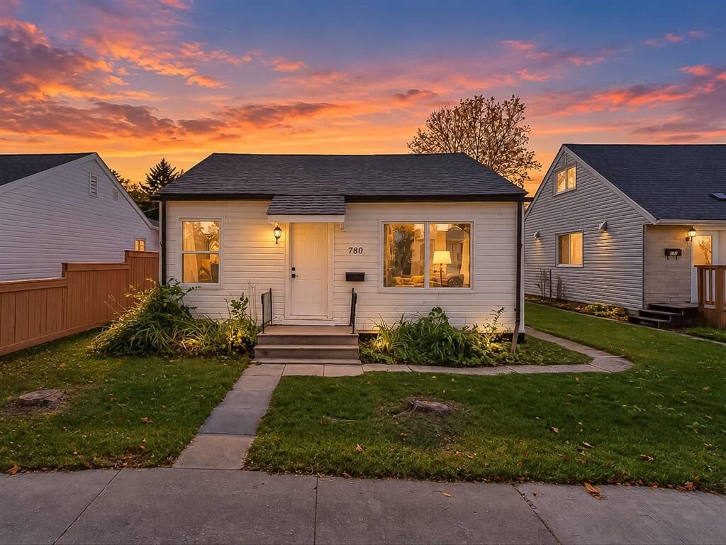 Property Photo: 780 Atlantic Avenue MB R2X 1L2