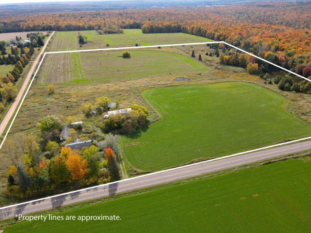 Property Photo:  W1921 County Road C  WI 54452 