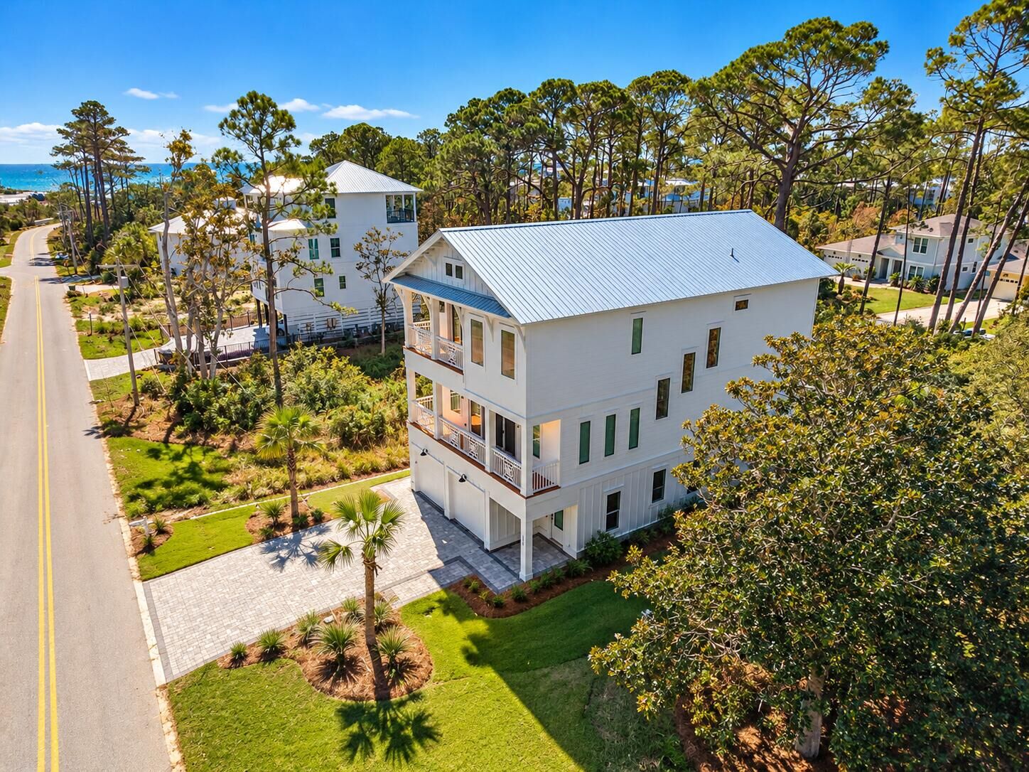 Property Photo: 279 E Seahorse Circle FL 32459