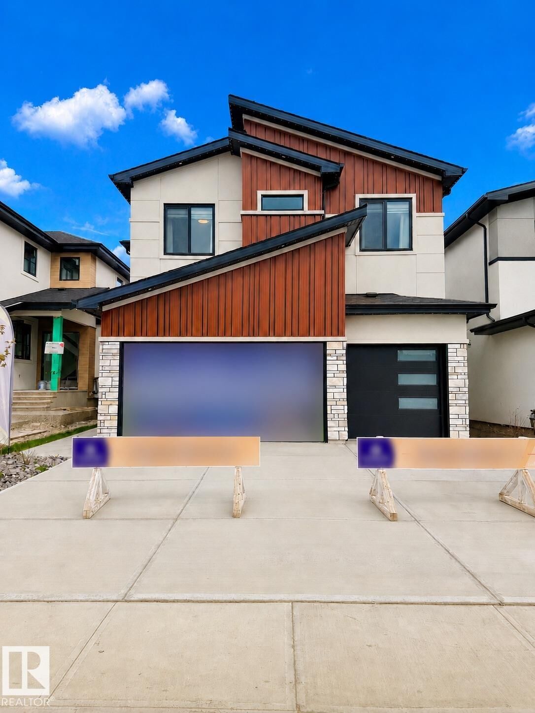 Property Photo:  16607 8 Street NE  AB T5Y 4J1 