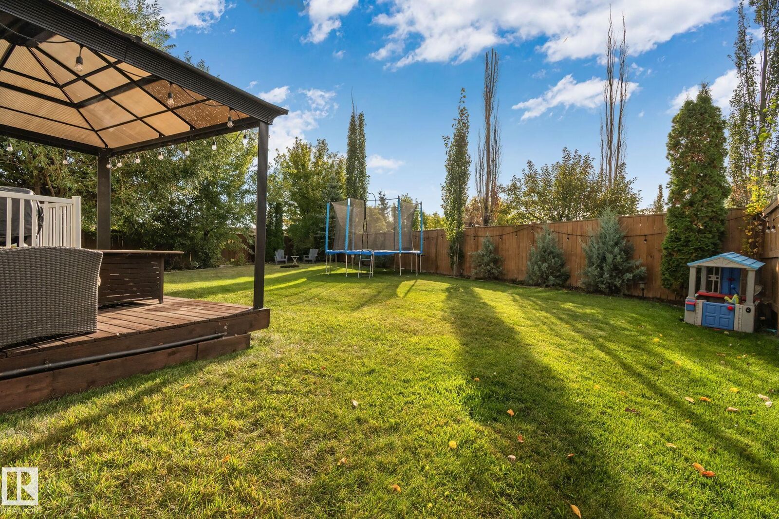 Property Photo:  3711 161 Avenue NW  AB T5Y 3G2 