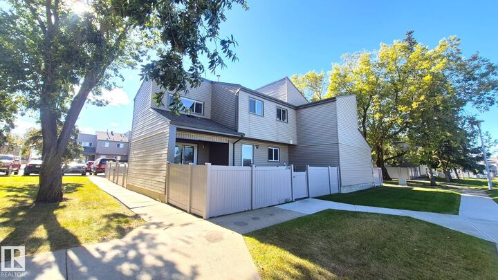 Property Photo:  1754 Lakewood Road NW  AB T6K 3B6 