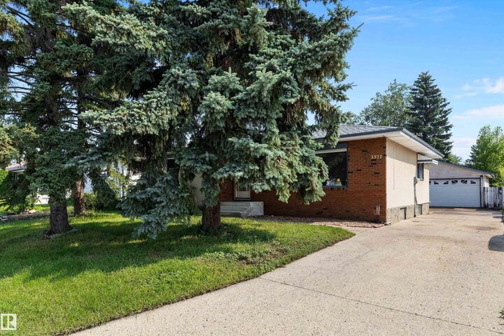 Property Photo:  3511 73 Street NW  AB T6K 0M2 