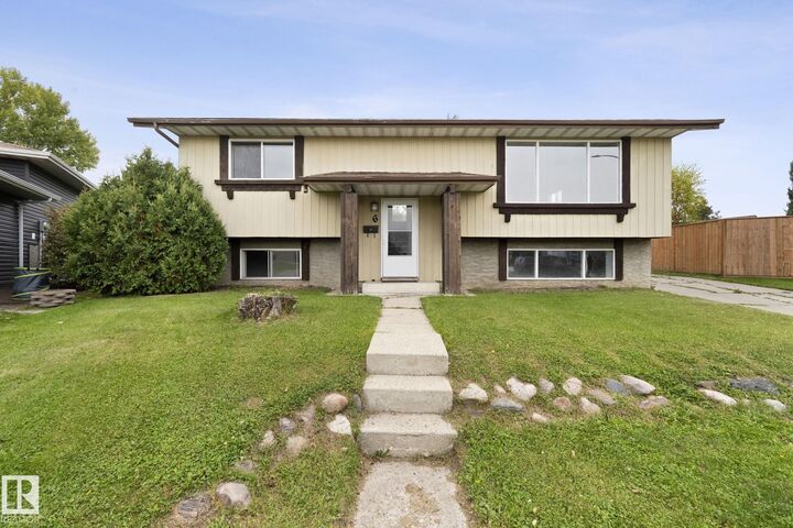 Property Photo:  6 Campbell Cres  AB T7Z 1H8 