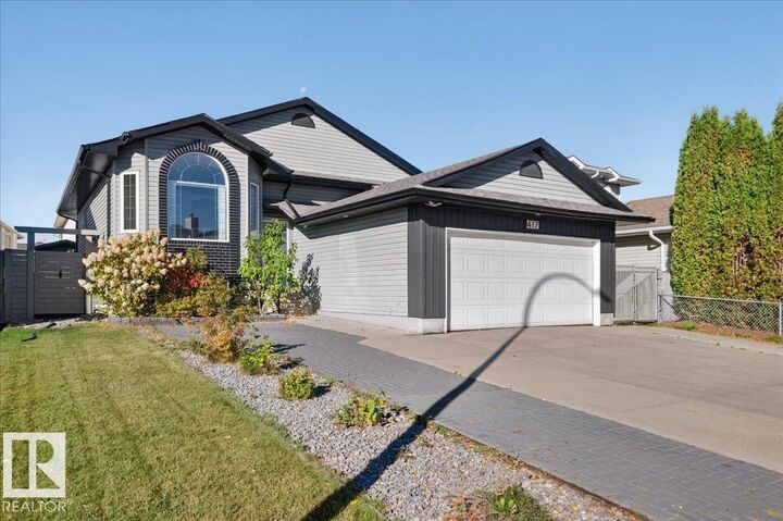 Property Photo:  417 Hollick Kenyon Road NW  AB T5Y 2T9 