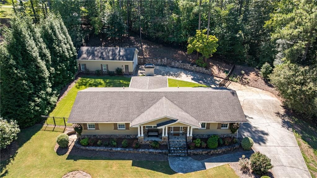 Property Photo: 5454 Burdette Road SE GA 30126