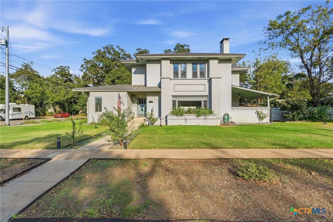 Property Photo: 503 S Austin Street TX 78155