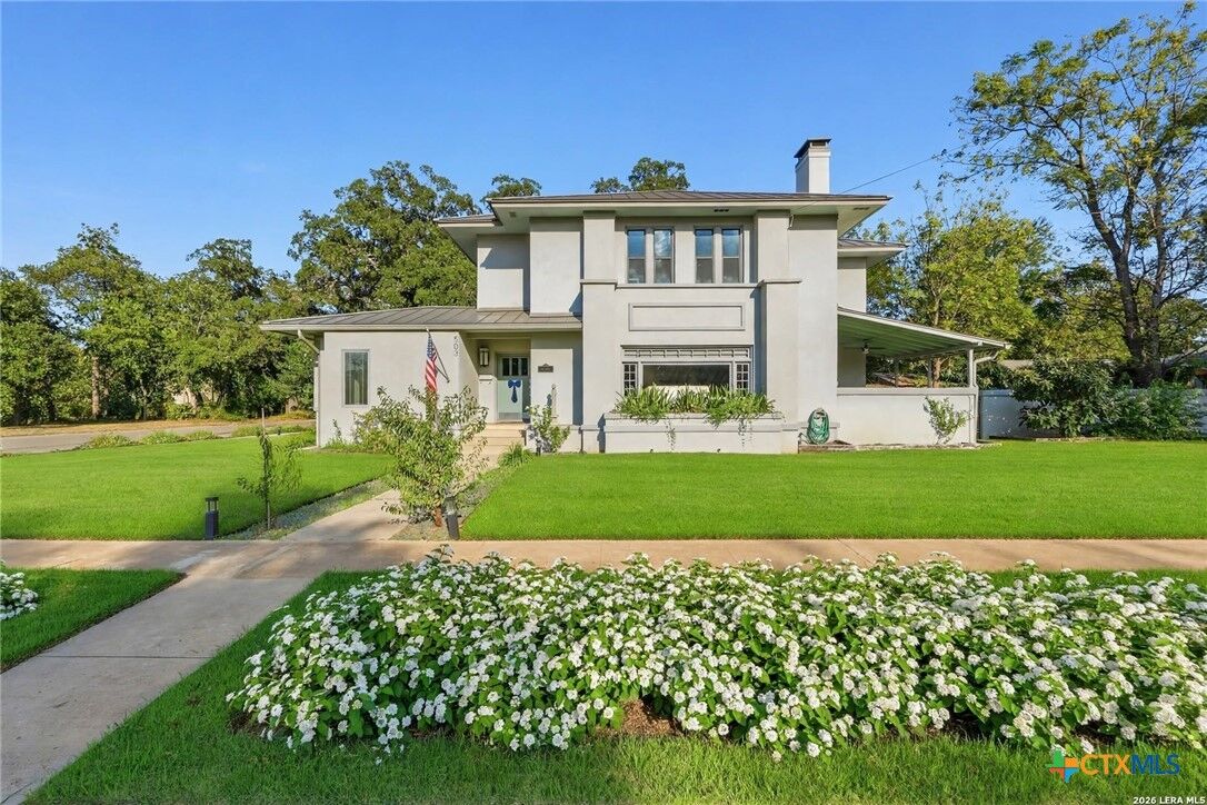 Property Photo:  503 S Austin Street  TX 78155 