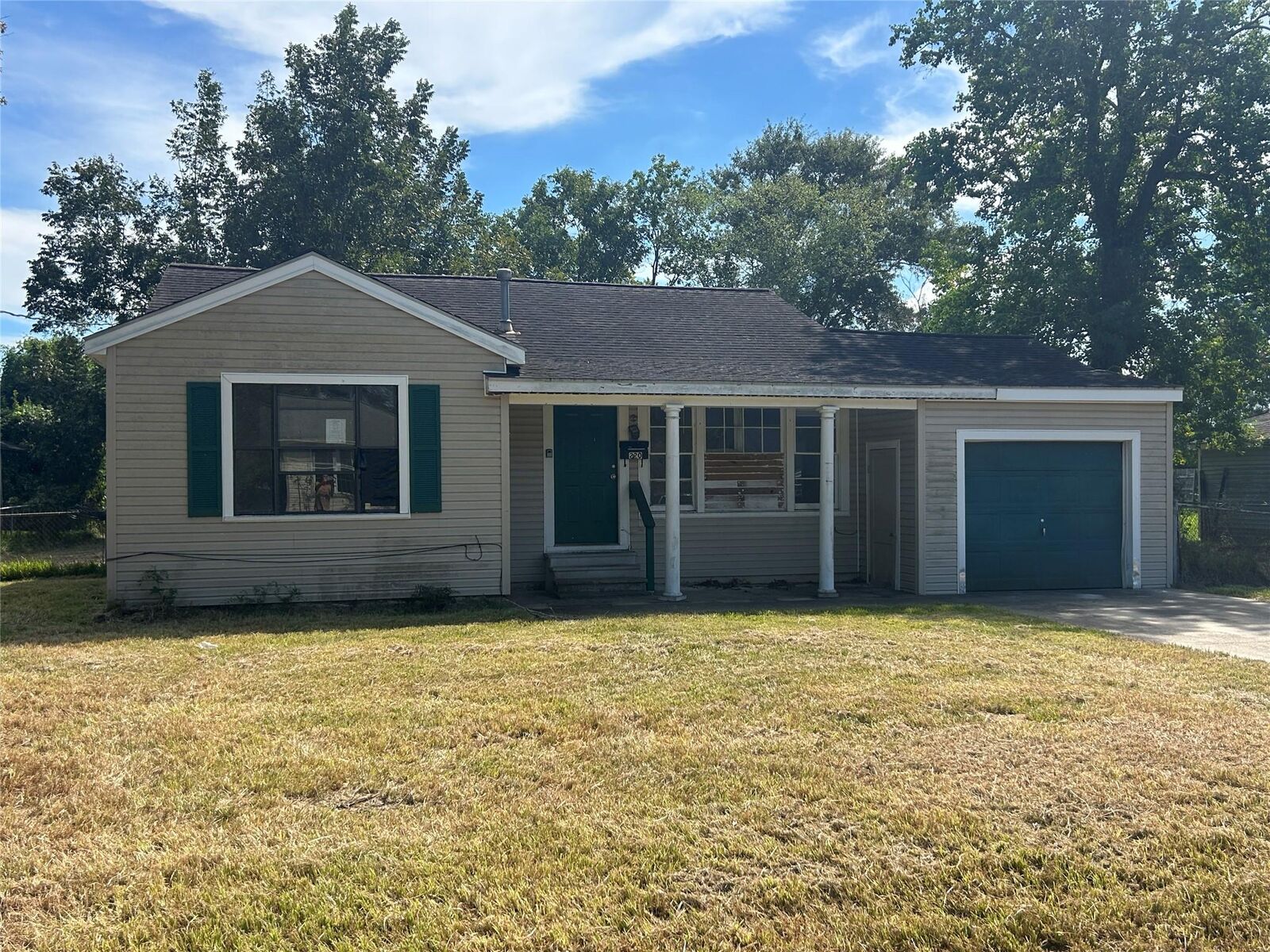 Property Photo:  220 Charles Avenue  TX 77611 