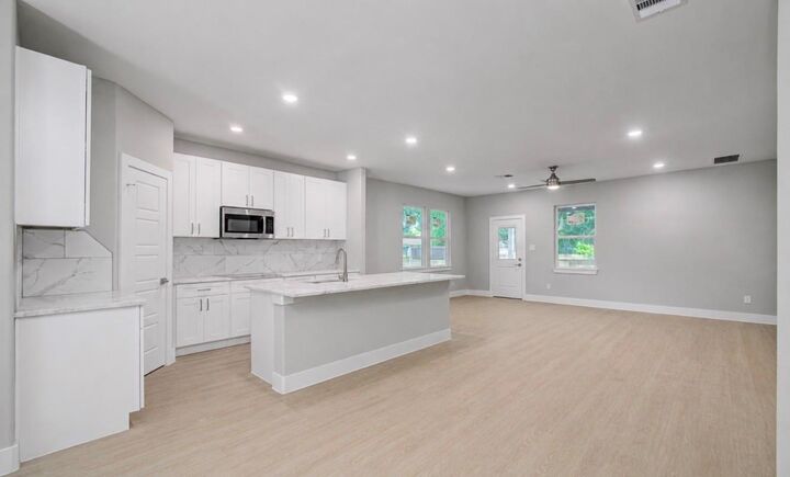Property Photo:  5447 N Shady Creek Drive  TX 77017 