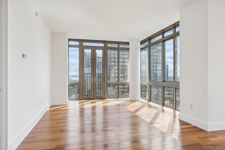 Property Photo: 175 Huguenot Street 2006 NY 10801