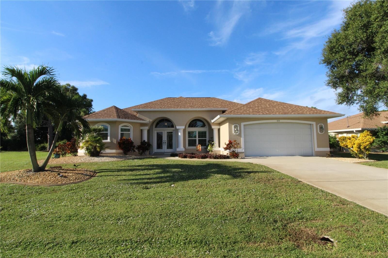 Property Photo: 614 Rotonda Circle FL 33947