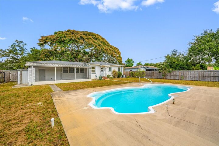 Property Photo:  5918 4th Avenue N  FL 33710 