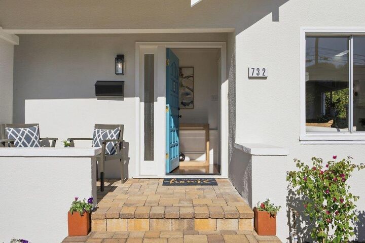 Property Photo:  732 Farringdon Lane  CA 94010 