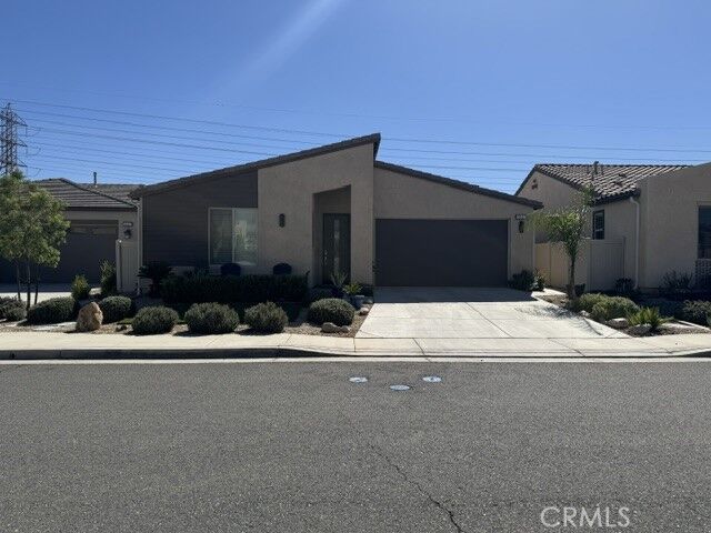 Property Photo:  1661 Village Green  CA 92223 