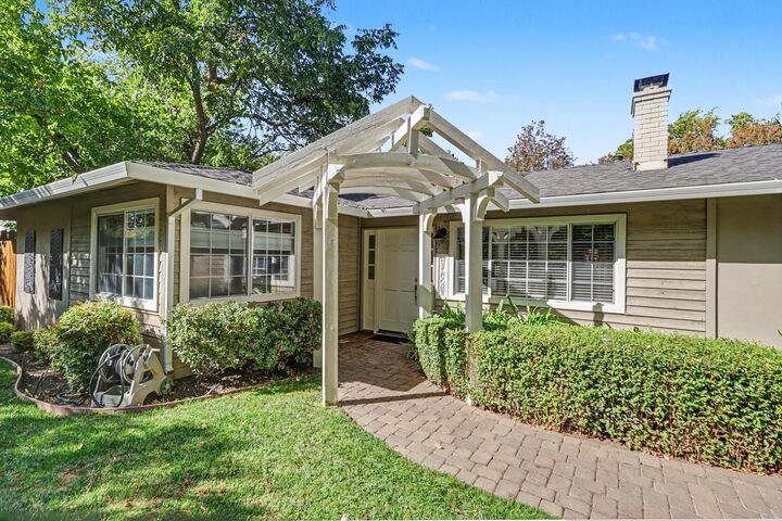 Property Photo: 4725 Moore Way CA 95608