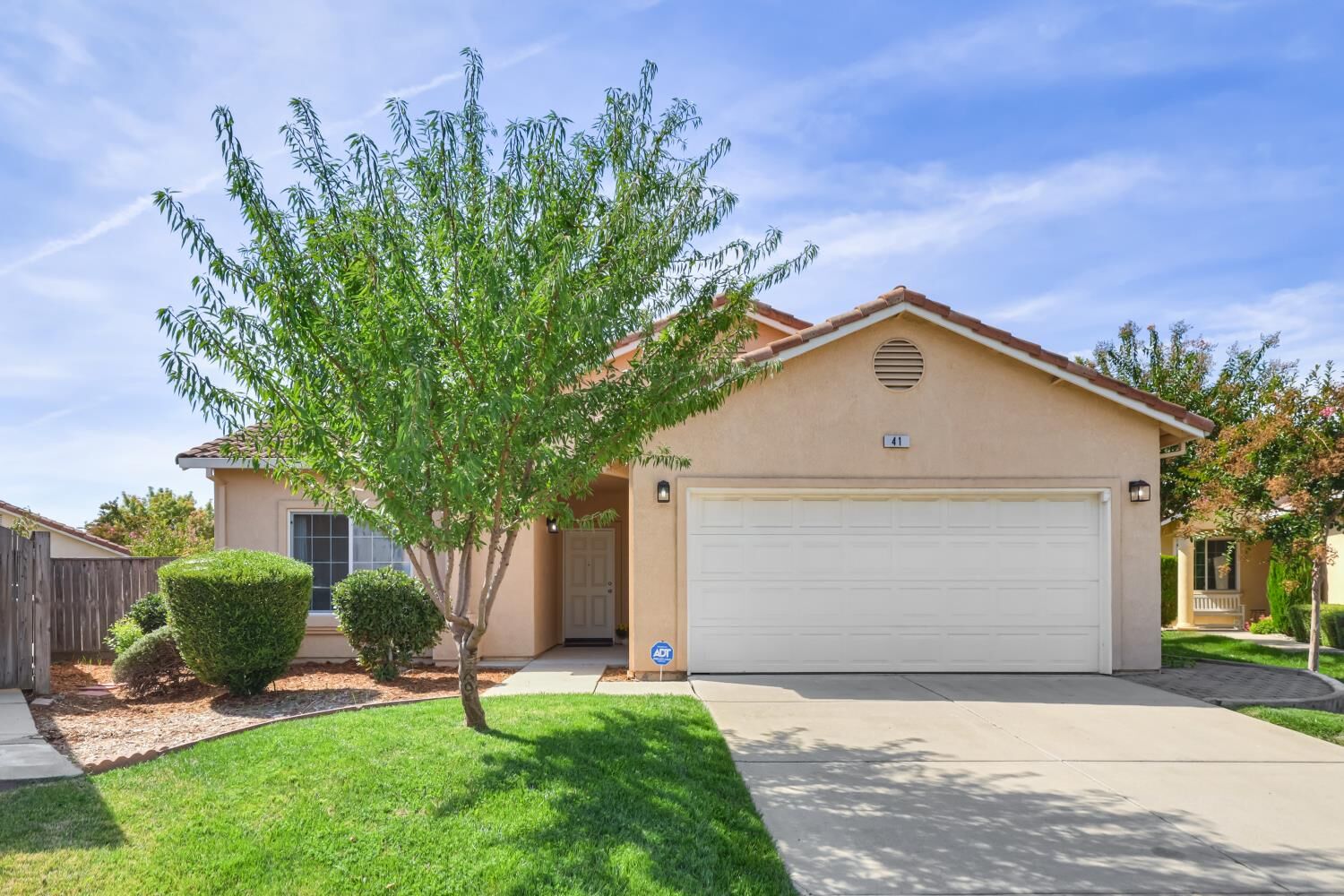 Property Photo: 41 Sausalito Court CA 95823