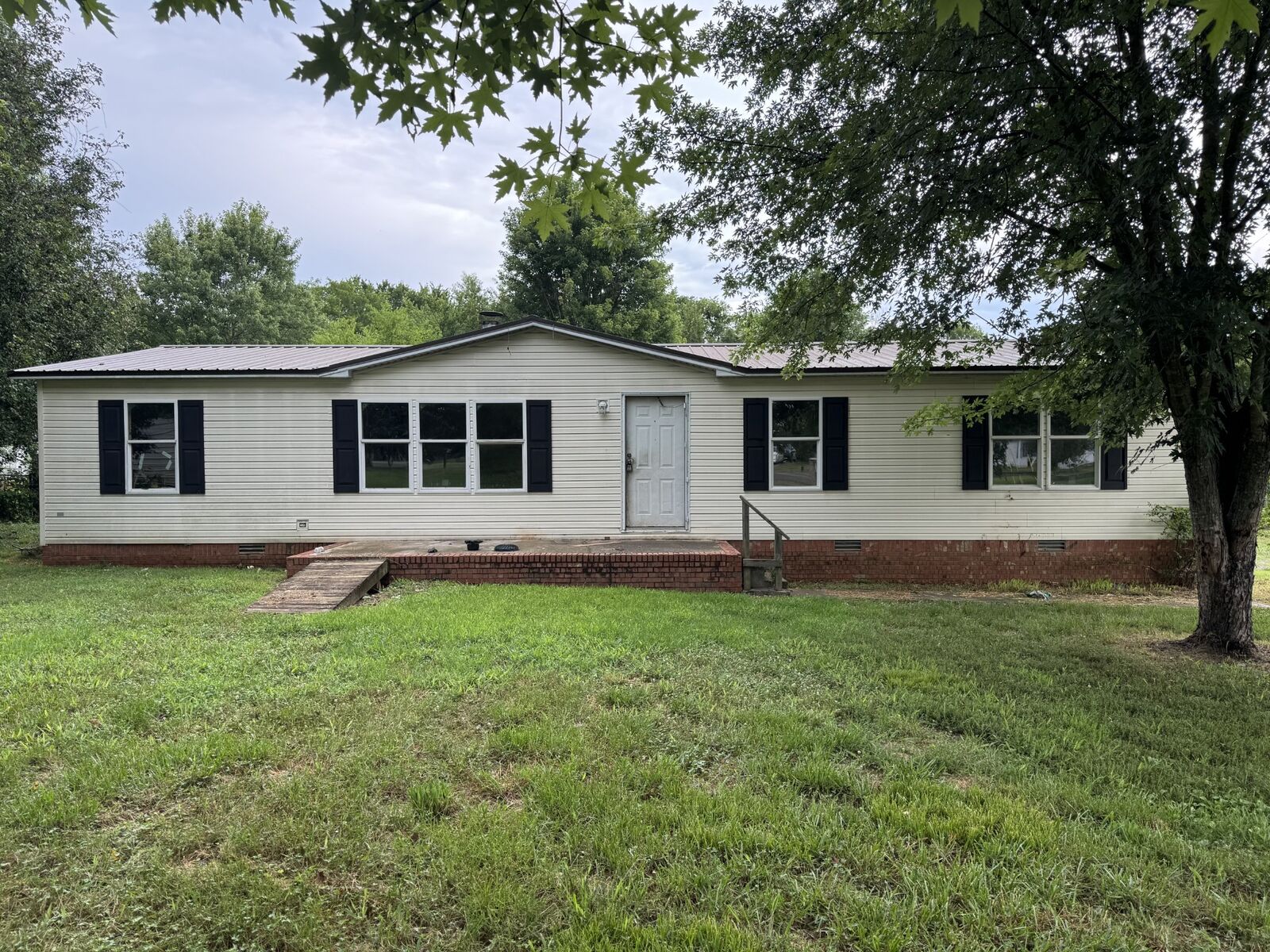 Property Photo: 107 Elton Ct TN 37130
