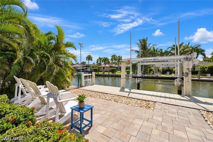 Property Photo:  1540 Curlew Avenue  FL 34102 