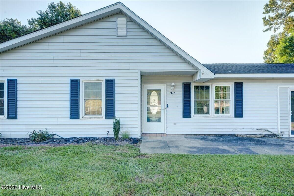 Property Photo: 311 Deacon Court NC 28532