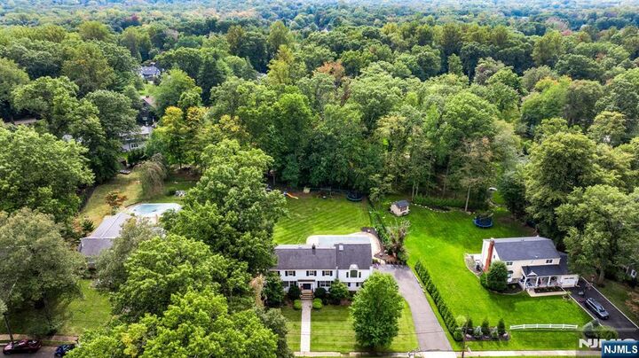 Property Photo:  29 Dearborn Drive  NJ 07675 
