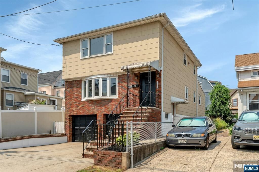 Property Photo:  502 Cross Street 2  NJ 07029 