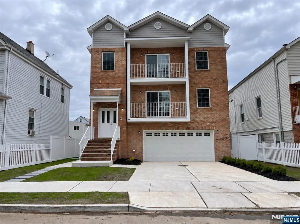 Property Photo:  44 Ivy Street  NJ 07032 