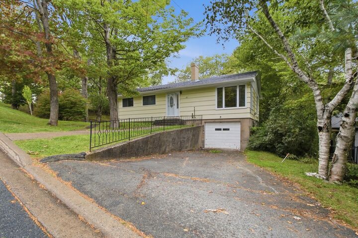 Property Photo:  49 Tremont Drive  NS B3M 1X8 