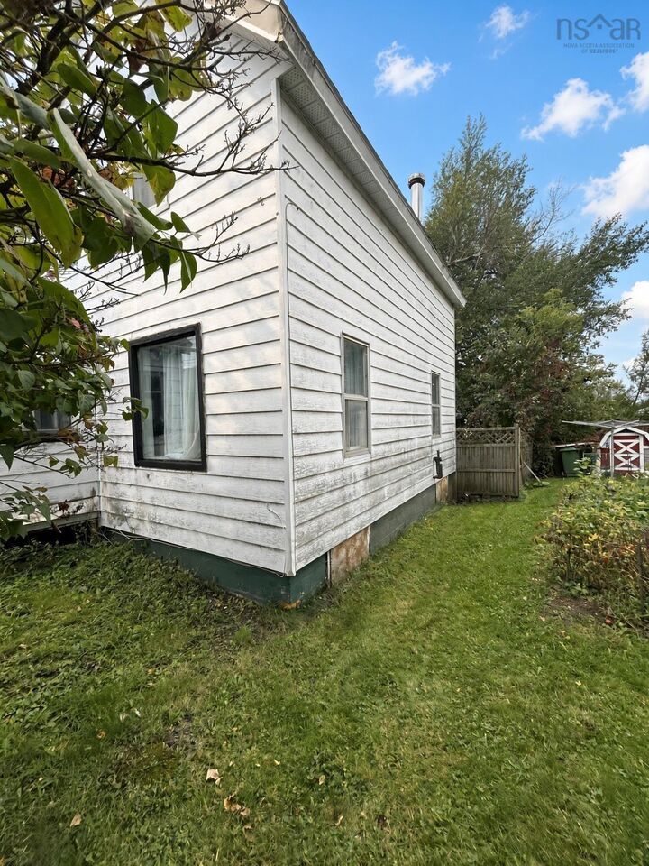 Property Photo:  9 Chapel Street  NS B0M 1X0 
