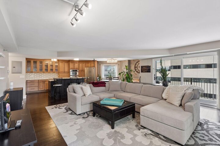 Property Photo: 121 S Washington Avenue 701 MN 55401