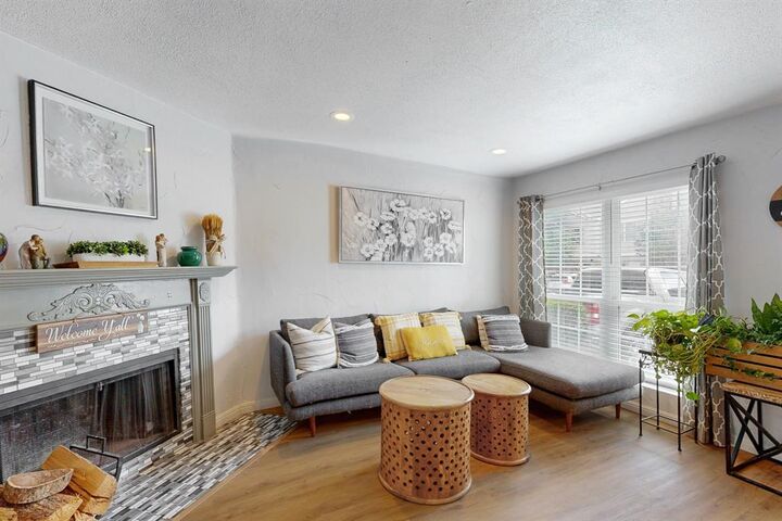 Property Photo: 617 Carriagehouse Lane 3 TX 75040