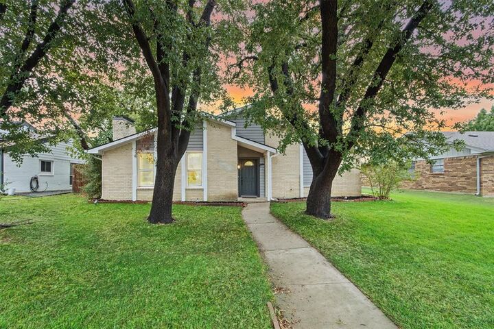 Property Photo:  1882 Hillcrest Drive  TX 75077 