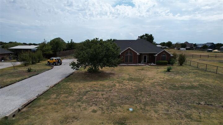 Property Photo: 11990 Hill Country Circle TX 76259