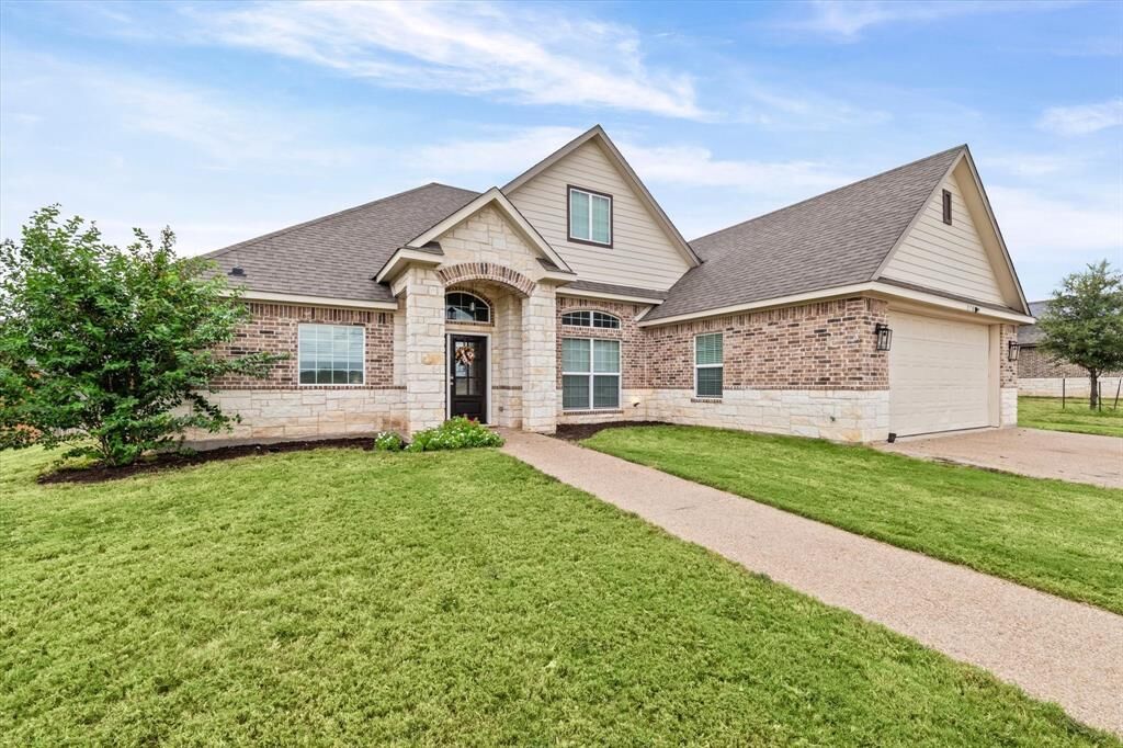 Property Photo:  370 Frederick Drive  TX 76706 