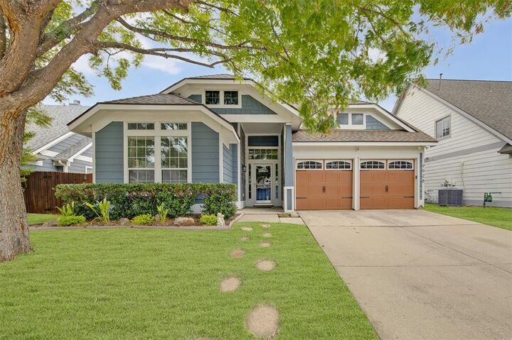 Property Photo: 9928 Tanglebrush Drive TX 75072