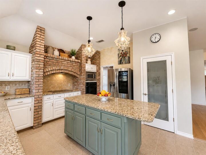 Property Photo: 2207 Nugent Drive TX 76063