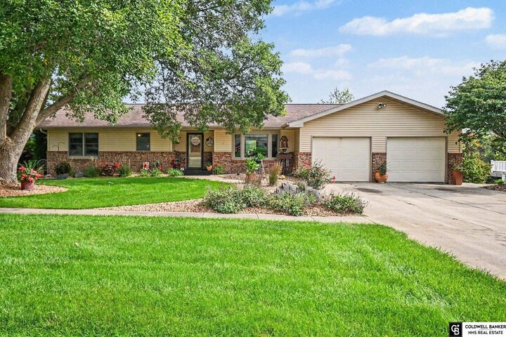 Property Photo: 908 5th Street NE 68791