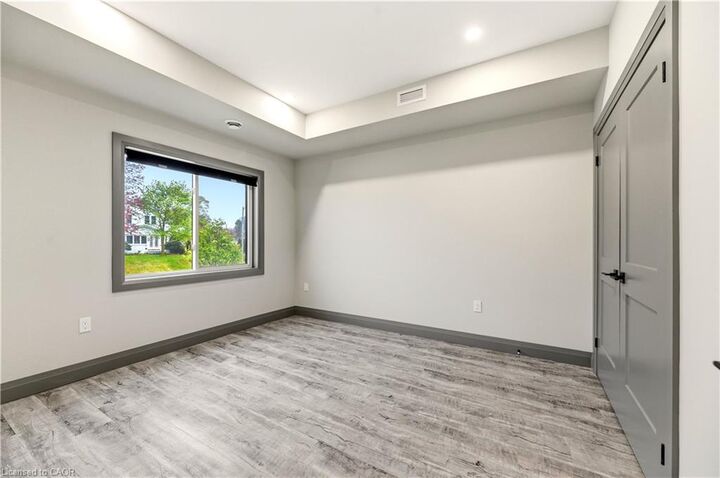 Property Photo: 600 Norfolk Street 105 ON N3Y 0H5