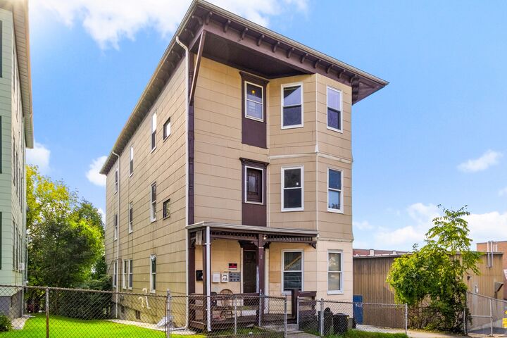 Property Photo:  11 Glenwood St  MA 01610 