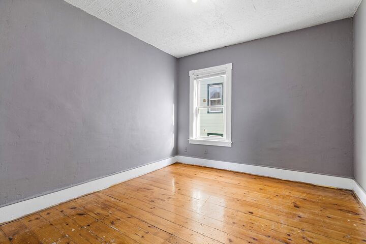Property Photo:  11 Glenwood St  MA 01610 
