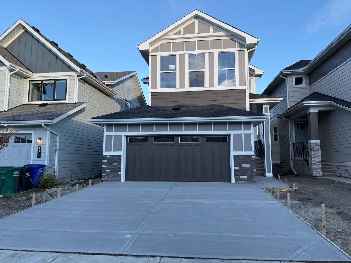 Property Photo: 120 Sunrise Heath AB T4C 3C5