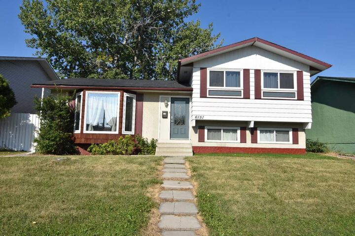 Property Photo:  6151 Penworth Road SE  AB T2A 4J9 
