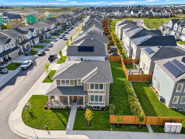 Property Photo:  128 Cityside Crescent NE  AB T3N 2N3 