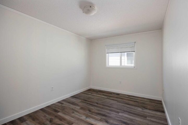 Property Photo:  192 Elm Street  AB T9K 0K1 